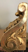 Load image into Gallery viewer, Gilt Carved Carbel