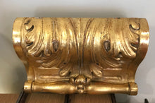 Load image into Gallery viewer, Gilt Carved Carbel