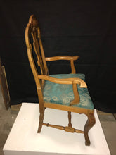 Load image into Gallery viewer, Shell Chair